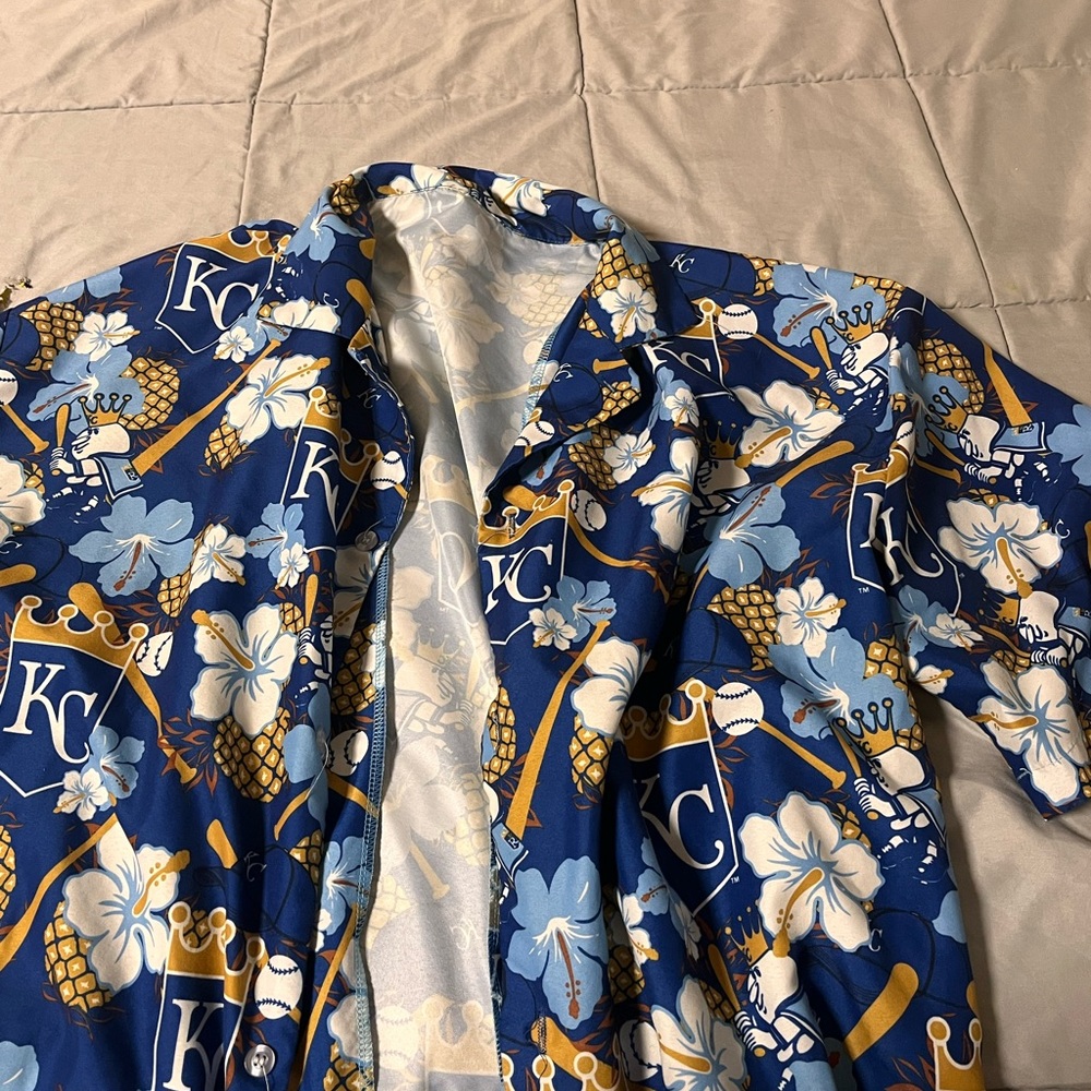 KC Royals Hawaiian Button Up Men’s